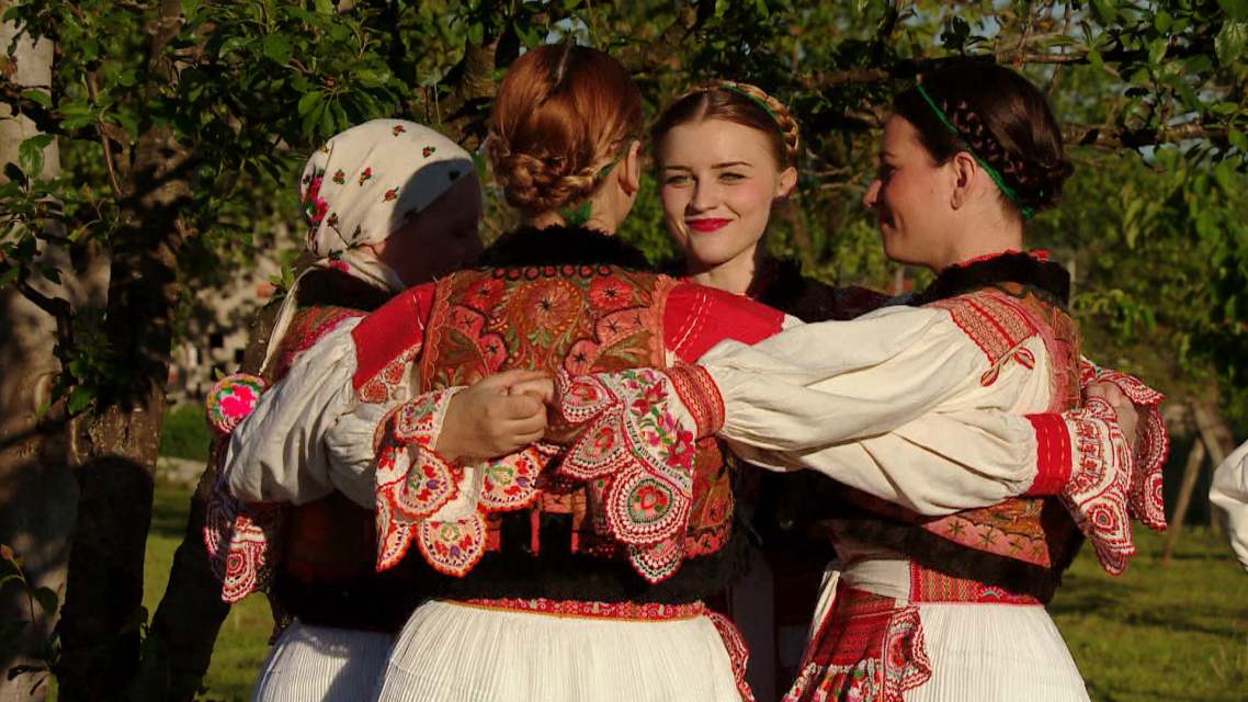 Korosante, pučka i predajna kultura