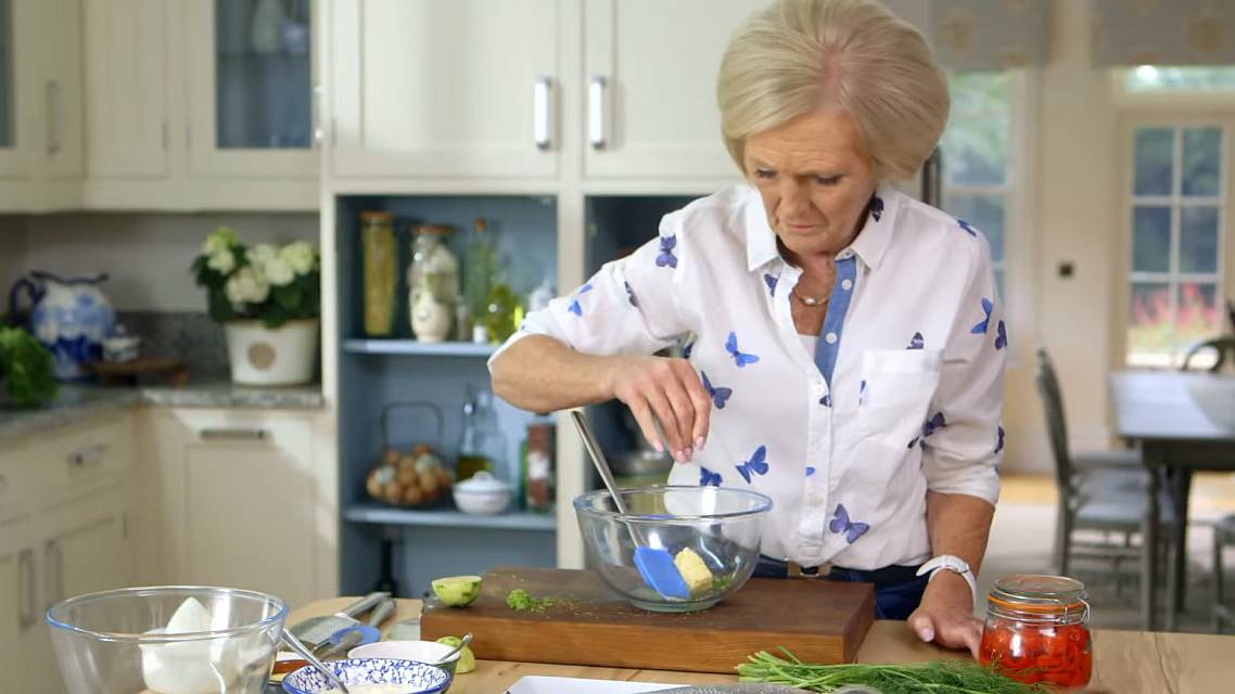 Večere Mary Berry: Nepogrešivi recepti (1), dokumentarna serija (3/6) (R)